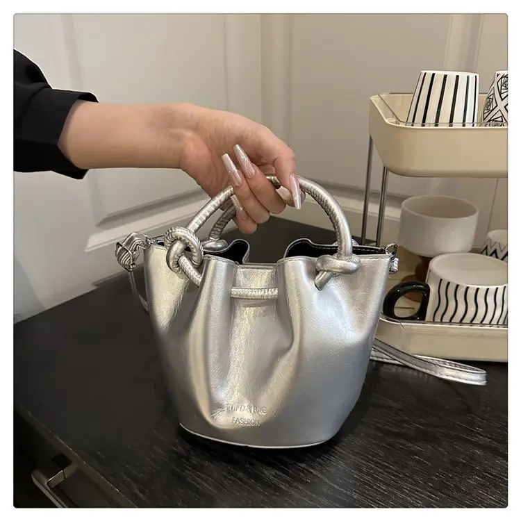 2025 New Crossbody Bag Solid Color Niche Design Women — feature 37