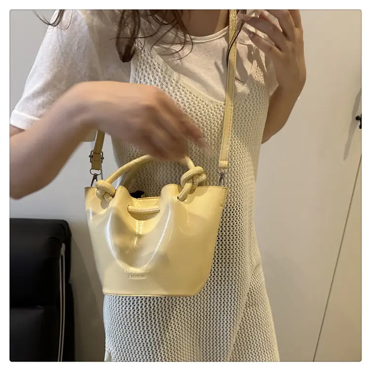 2025 New Crossbody Bag Solid Color Niche Design Women — feature 46