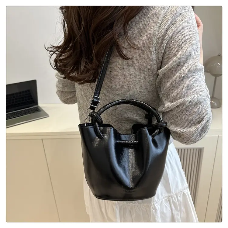 2025 New Crossbody Bag Solid Color Niche Design Women — feature 48