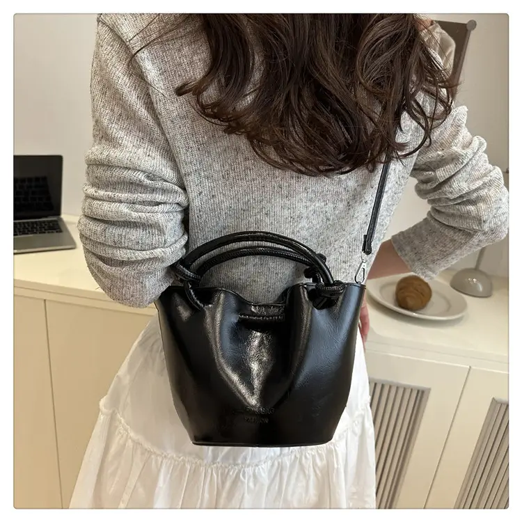2025 New Crossbody Bag Solid Color Niche Design Women — feature 49