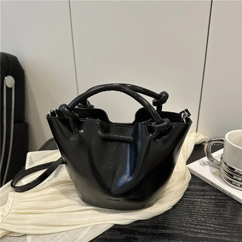 2025 New Crossbody Bag Solid Color Niche Design Women