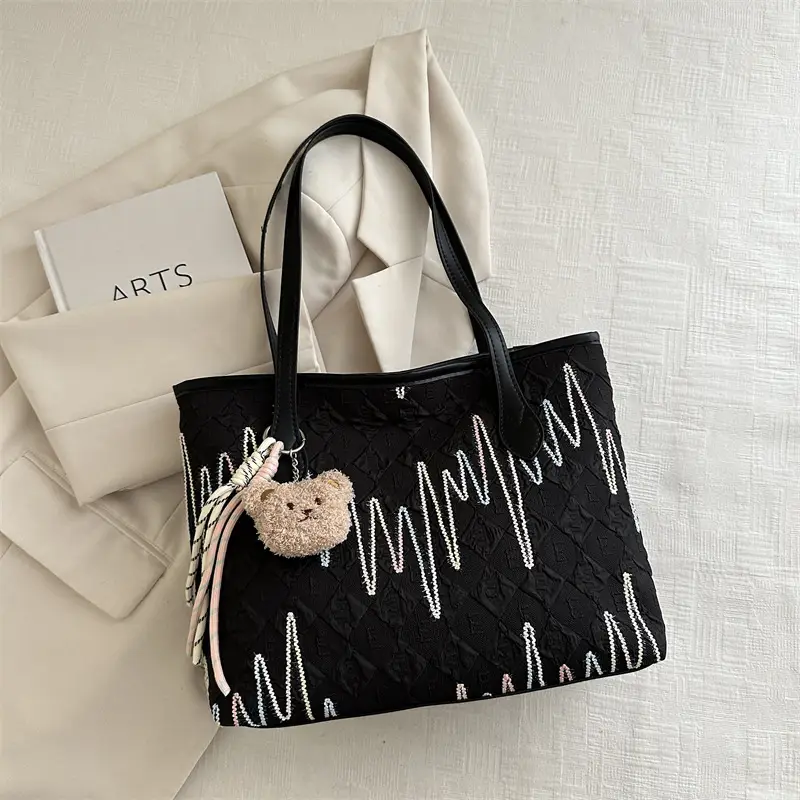 White Embroidered One-Shoulder Tote Bag for Women - Image 4