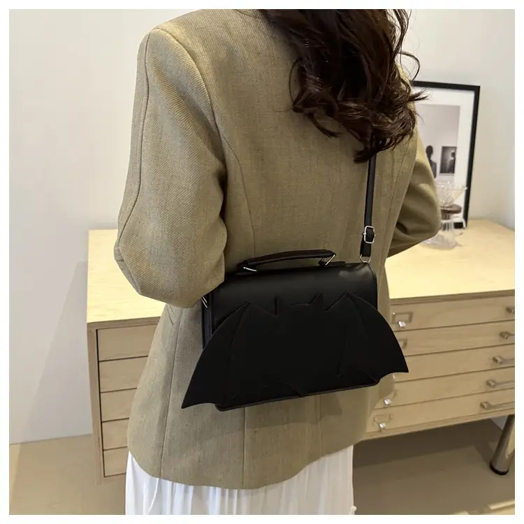White Handheld Shoulder Bag for Women 2025 — feature 33
