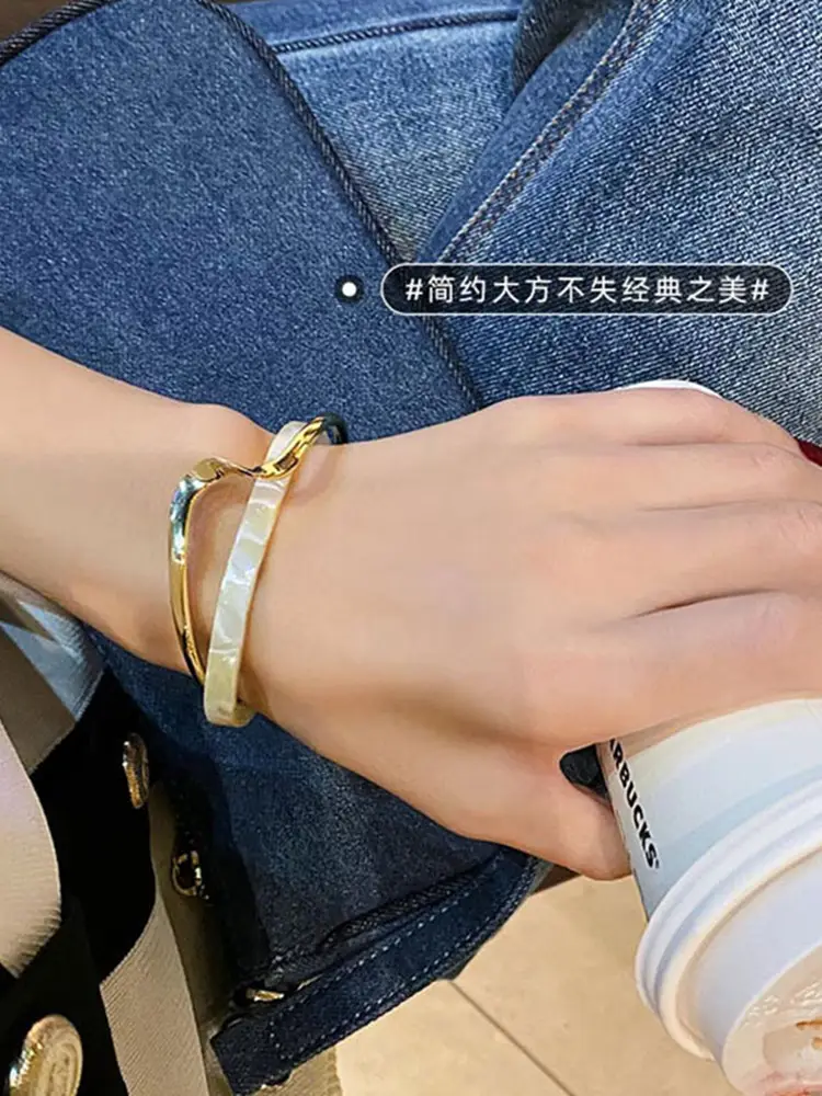Real Gold Electroplated Geometric Open Bracelet Korean Style Ins Retro Accessible Luxury Bracelet Niche Personalized Design Hand Jewelry for Women — feature 4