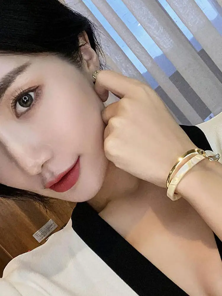 Real Gold Electroplated Geometric Open Bracelet Korean Style Ins Retro Accessible Luxury Bracelet Niche Personalized Design Hand Jewelry for Women — feature 6