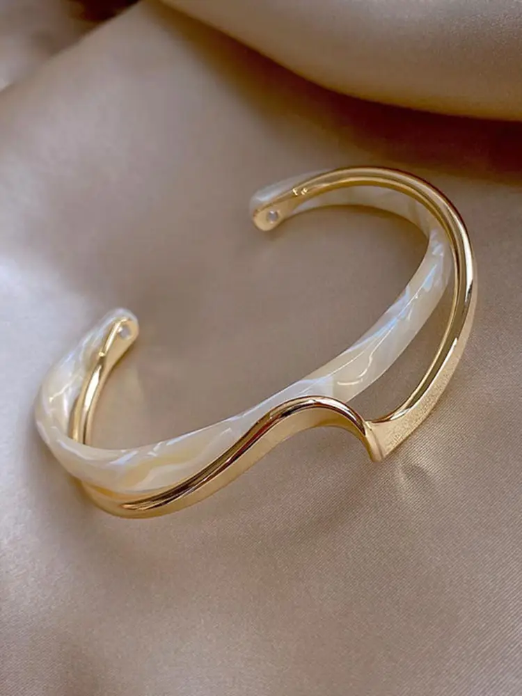 Real Gold Electroplated Geometric Open Bracelet Korean Style Ins Retro Accessible Luxury Bracelet Niche Personalized Design Hand Jewelry for Women — feature 7