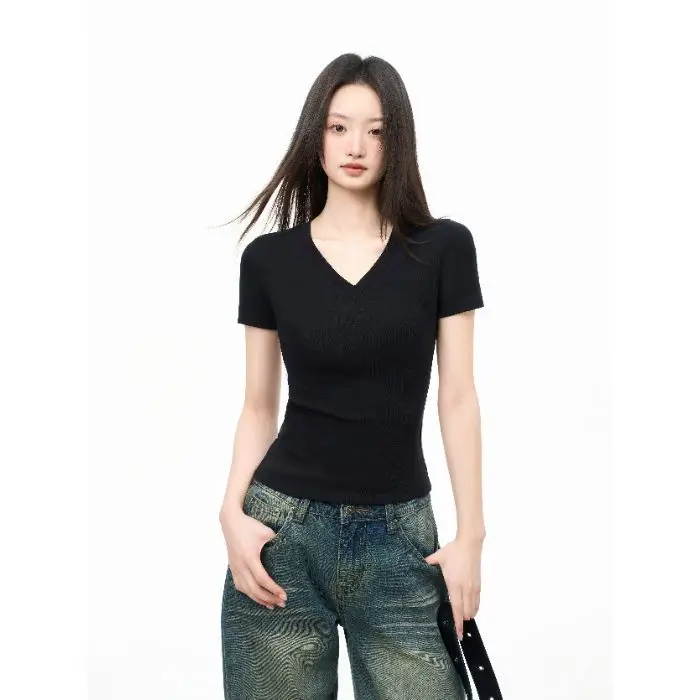 Black V-Neck Short-Sleeved T-Shirt for Women, Summer Slim-Fit Right-Shoulder Base Shirt, Inner Top, 2025 New Style