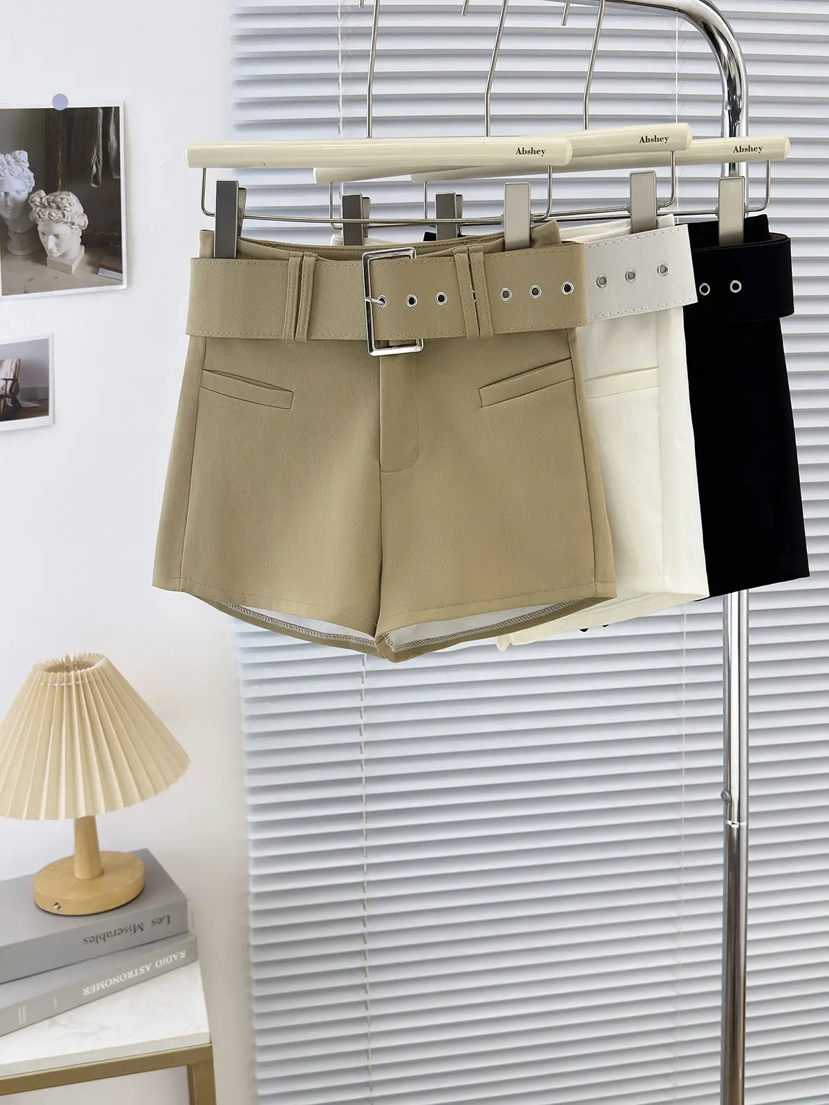 Women's Beige Belted Leg-Lengthen Shorts High Waist — feature 1