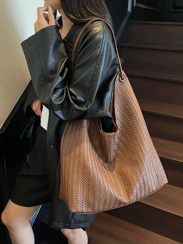 Women's Retro Brown Textured Shoulder Bag 2025 - Image 7