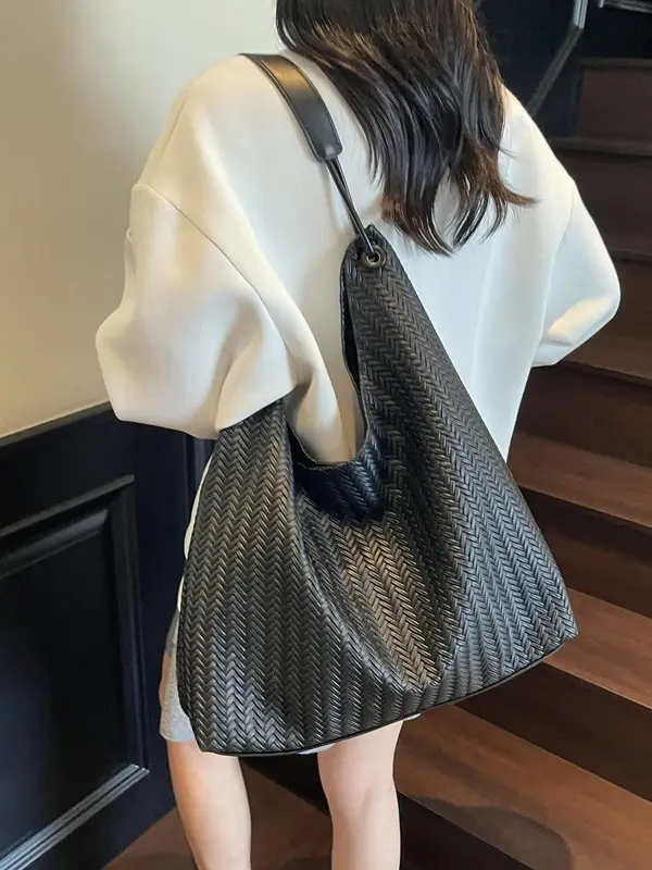 Women's Retro Brown Textured Shoulder Bag 2025 - Image 8