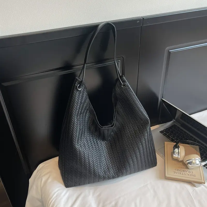 Women's Retro Brown Textured Shoulder Bag 2025 - Image 2