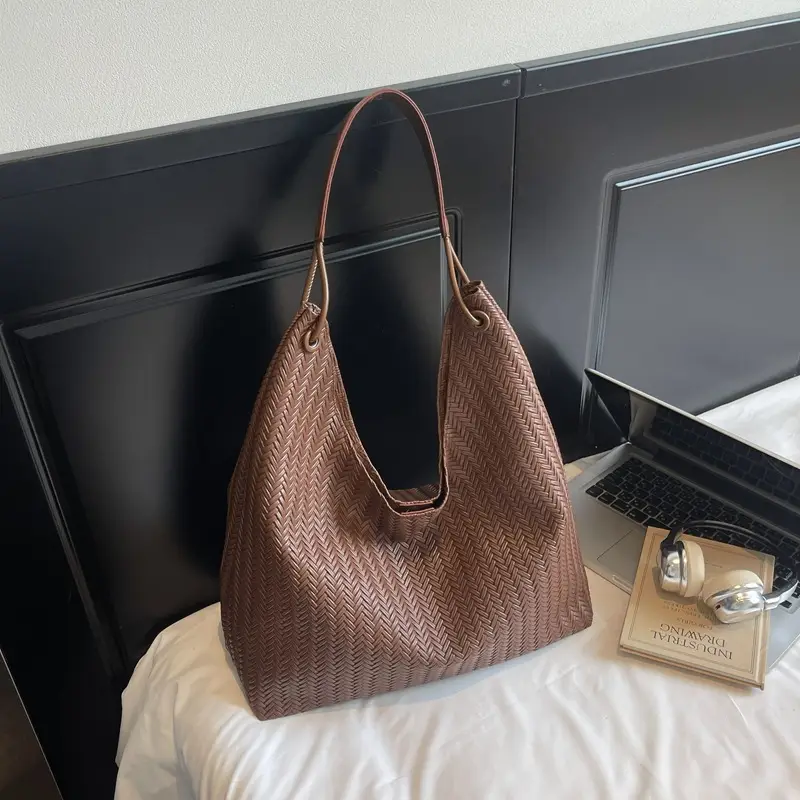 Women's Retro Brown Textured Shoulder Bag 2025 - Image 4