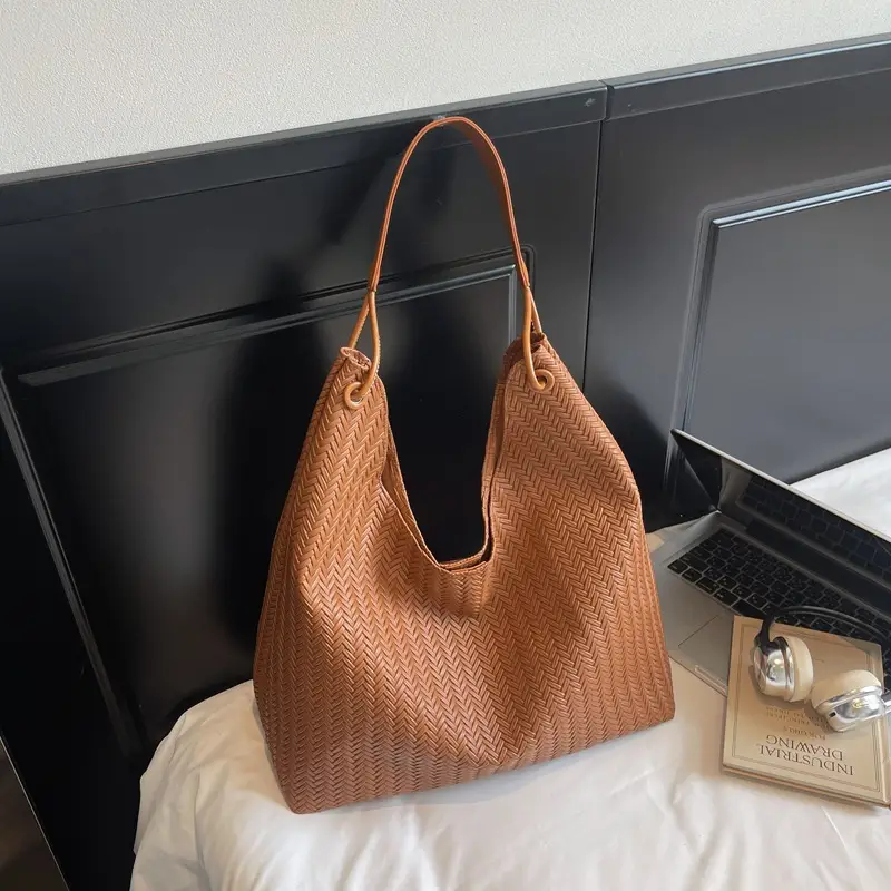 Women's Retro Brown Textured Shoulder Bag 2025 - Image 5
