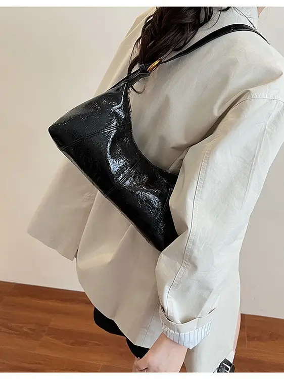 Black Leather Crossbody Bag 2025 Retro Design - Image 5