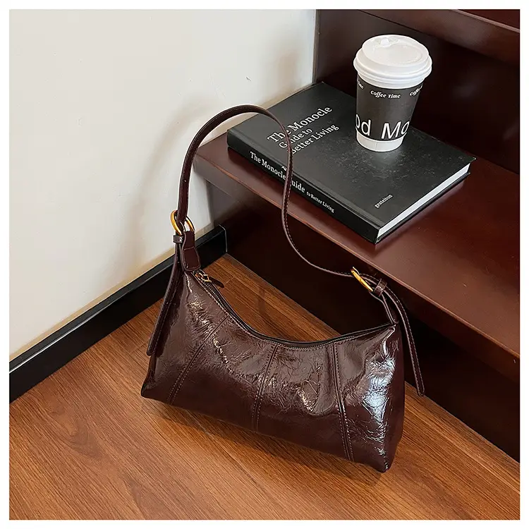 Black Leather Crossbody Bag 2025 Retro Design - Image 2