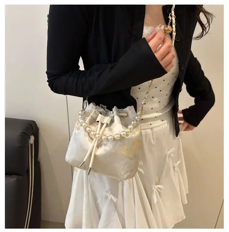 Pearl Embroidered Hand Bag for Women 2025 Summer — feature 11