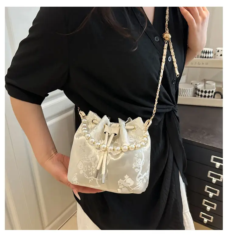 Pearl Embroidered Hand Bag for Women 2025 Summer — feature 9
