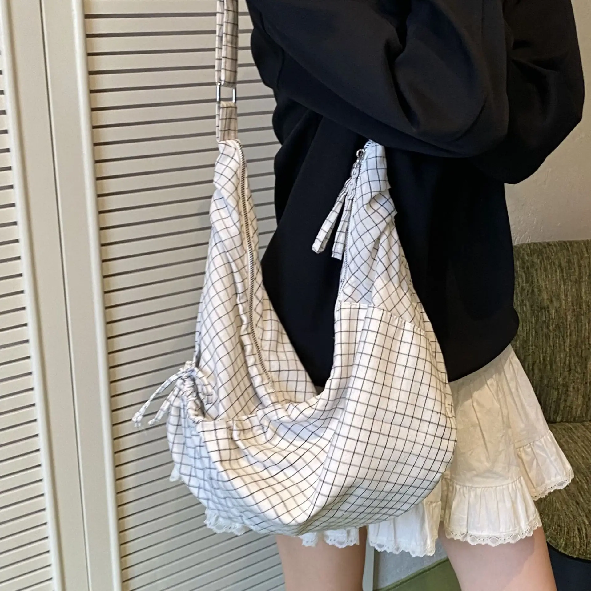 Drawstring Canvas Bag Plaid Design Women's Commuter Bag - Image 7