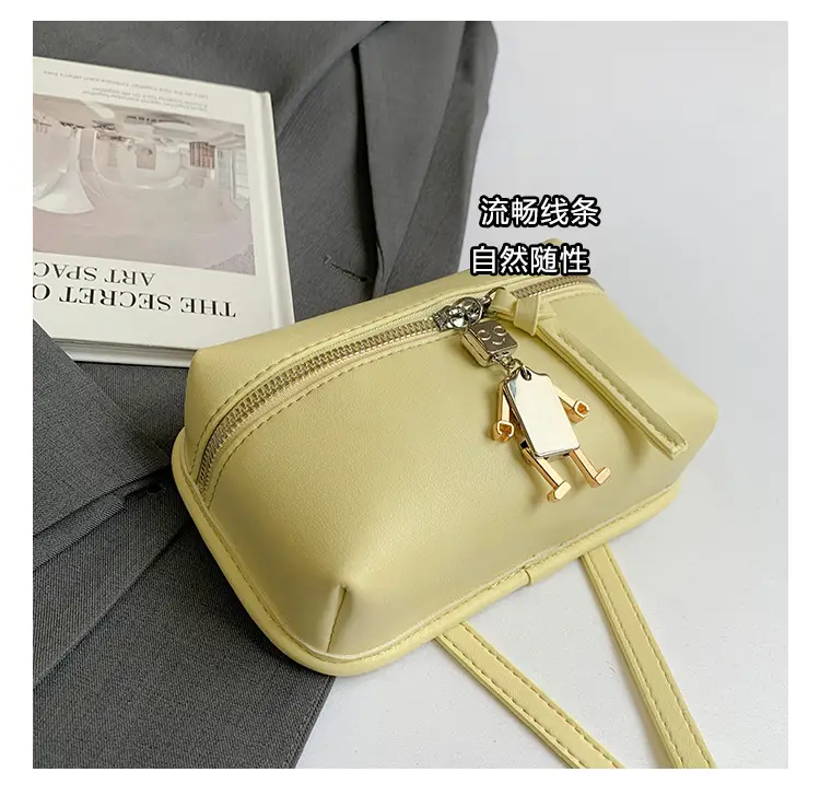 Black High-End Cosmetic Bag for Women — feature 8