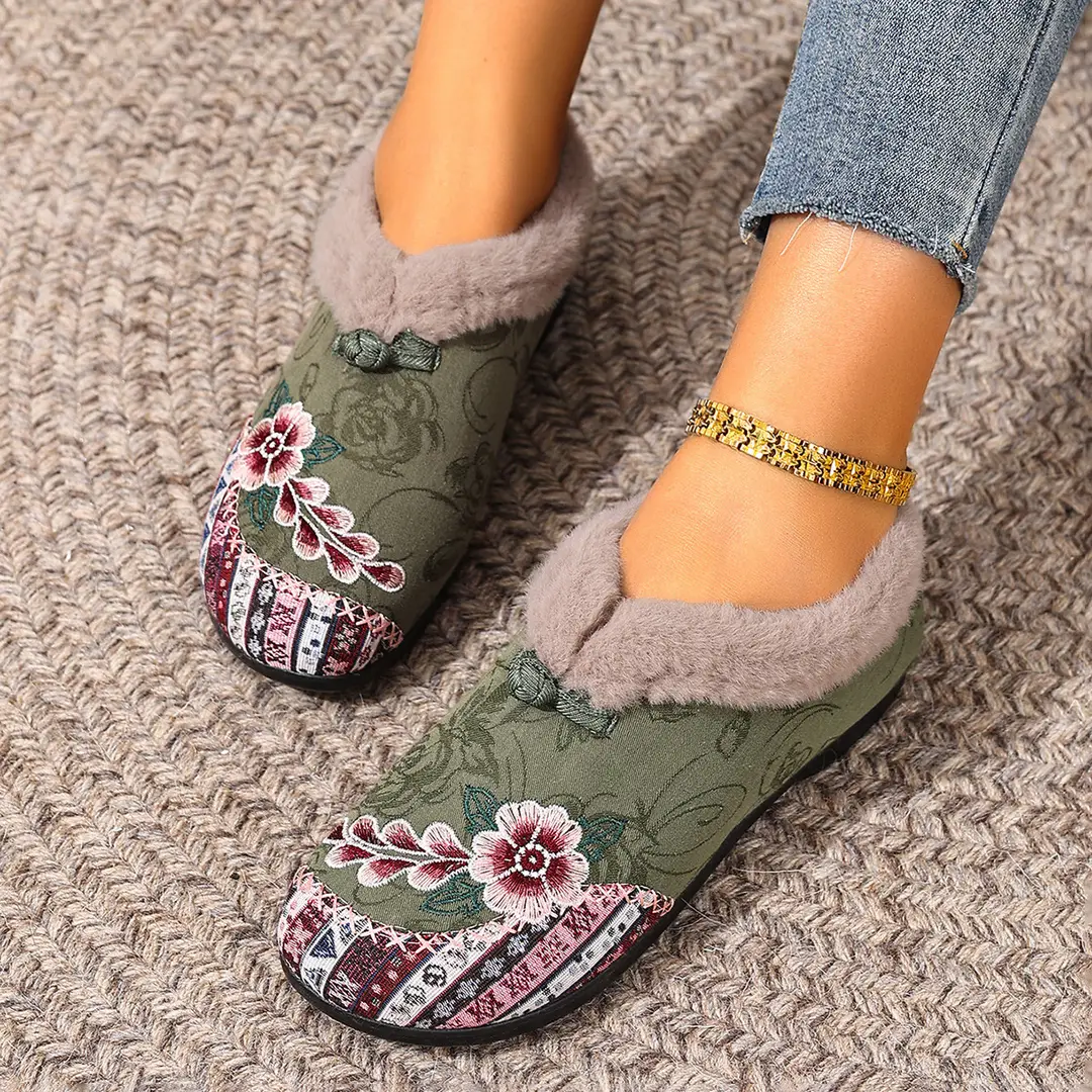 Women's Winter Cotton Shoes, Cold-Resistant, Warm, Lightweight, Slip-On Women's Cotton Shoes, Embroidered Shoes, Soft Soles, Cross-Border Mother's Cotton Shoes for Women - Image 3