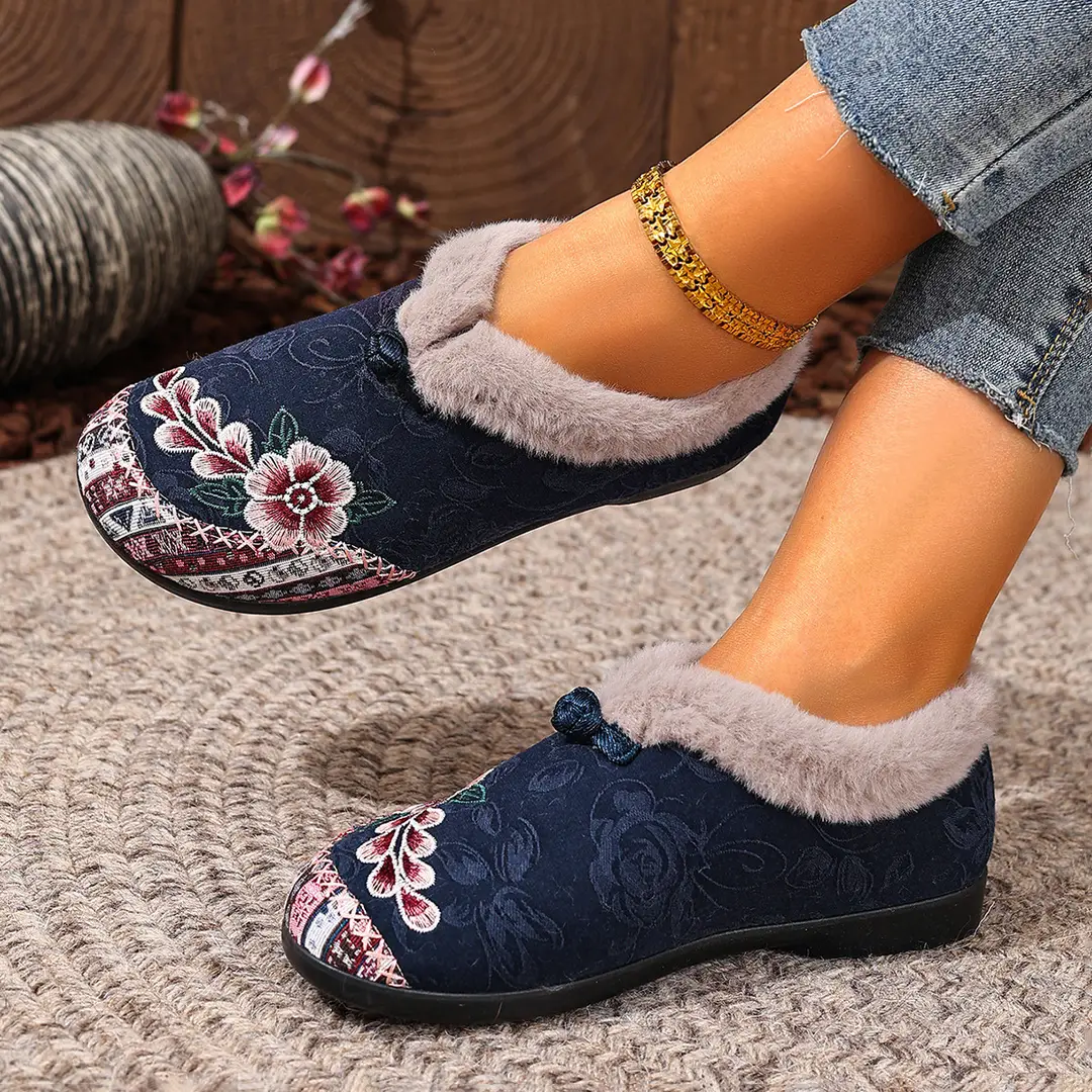 Women's Winter Cotton Shoes, Cold-Resistant, Warm, Lightweight, Slip-On Women's Cotton Shoes, Embroidered Shoes, Soft Soles, Cross-Border Mother's Cotton Shoes for Women - Image 4