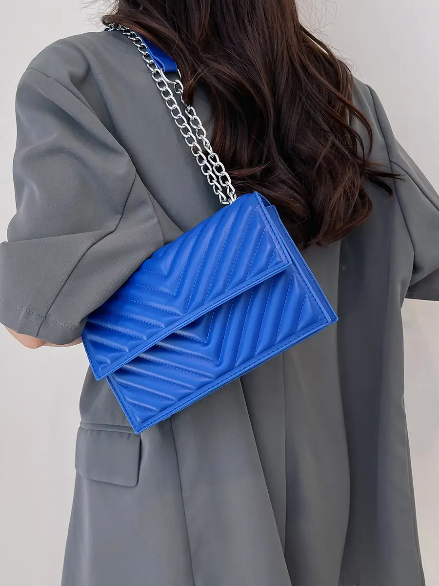 White Quilted Chain Shoulder Bag for Women - Image 3