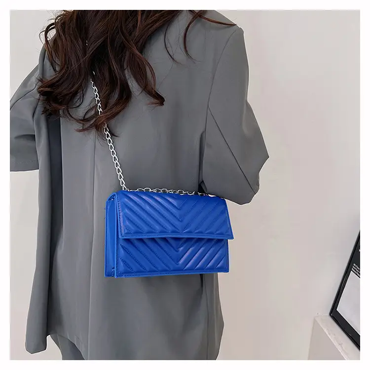 White Quilted Chain Shoulder Bag for Women — feature 24