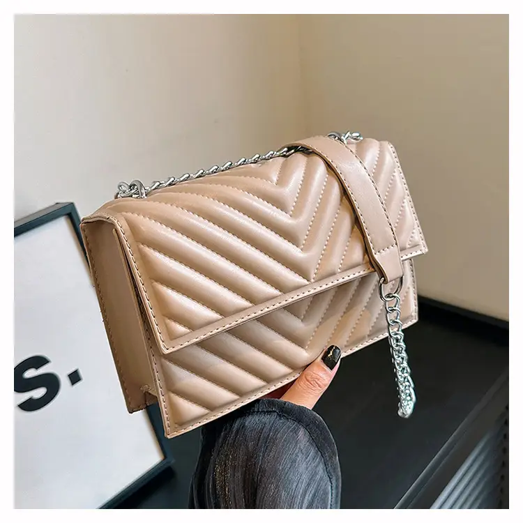 White Quilted Chain Shoulder Bag for Women — feature 38