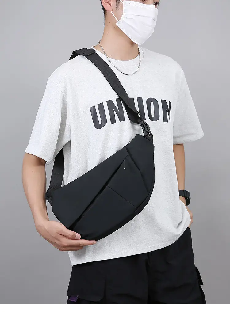 Men's Large Capacity Crossbody Bag Lightweight Cycling Bag — feature 22