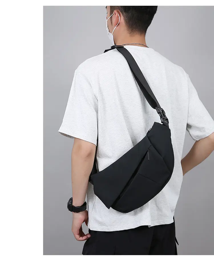 Men's Large Capacity Crossbody Bag Lightweight Cycling Bag — feature 23