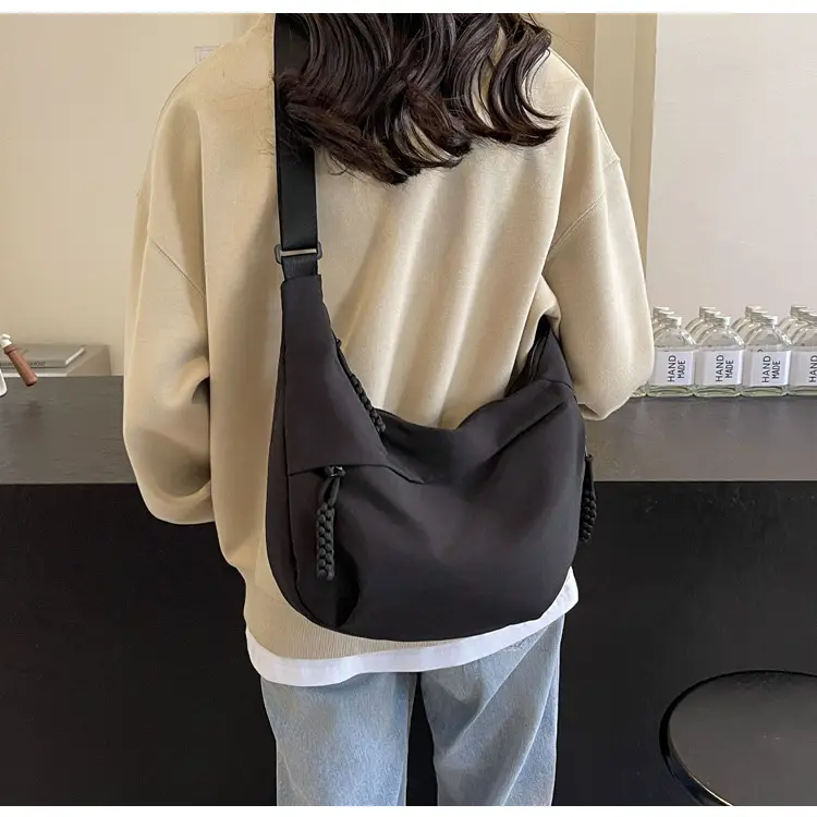 Women Crossbody Bag Large Capacity Commuting Sports Bag — feature 28