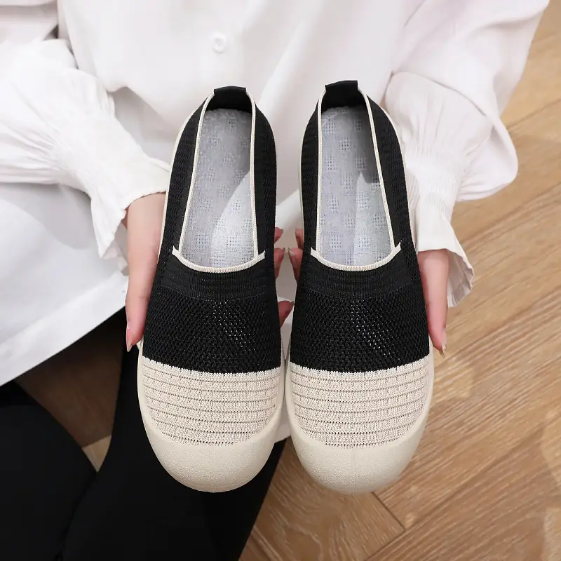 2026 Summer New Style Women's Old Beijing Cloth Shoes, Casual Fly-Knit Mesh Comfortable Non-Slip Soft-Soled Casual Mom Shoes - Image 4