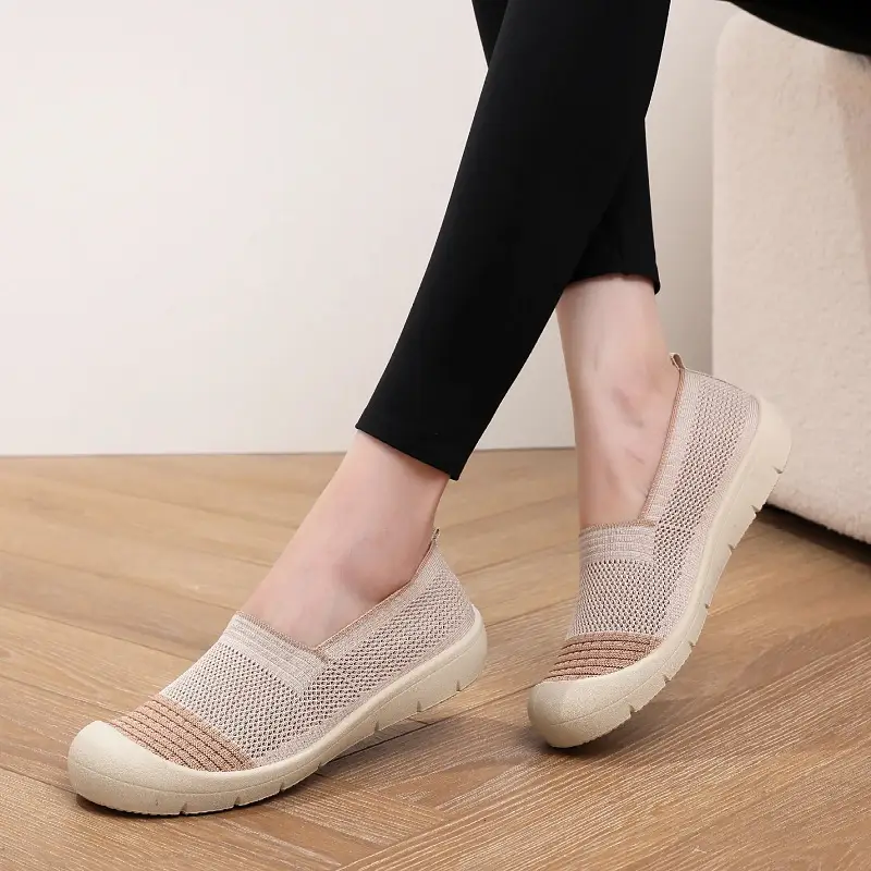2026 Summer New Style Women's Old Beijing Cloth Shoes, Casual Fly-Knit Mesh Comfortable Non-Slip Soft-Soled Casual Mom Shoes - Image 6