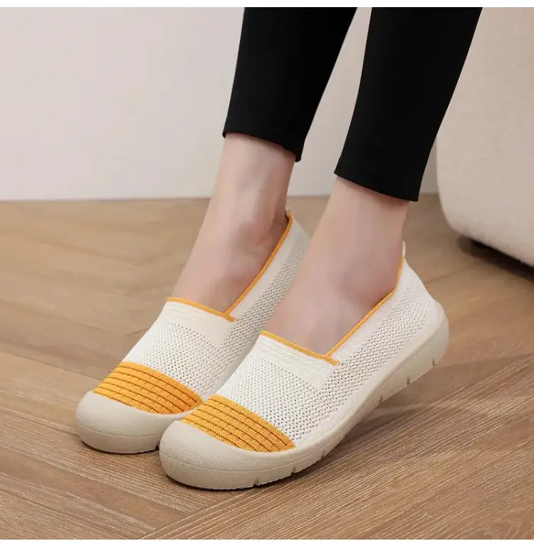 2026 Summer New Style Women's Old Beijing Cloth Shoes, Casual Fly-Knit Mesh Comfortable Non-Slip Soft-Soled Casual Mom Shoes — feature 13