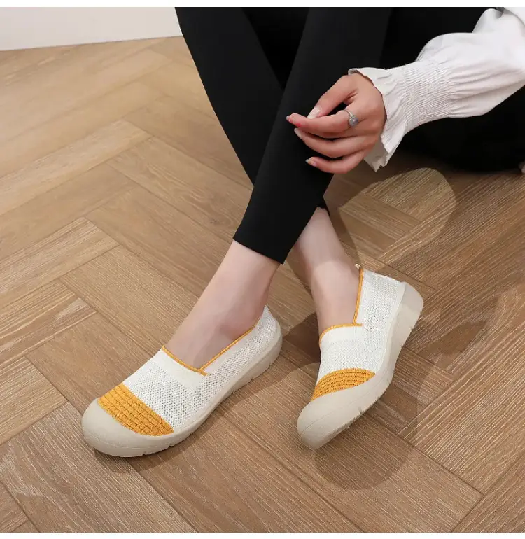 2026 Summer New Style Women's Old Beijing Cloth Shoes, Casual Fly-Knit Mesh Comfortable Non-Slip Soft-Soled Casual Mom Shoes — feature 16