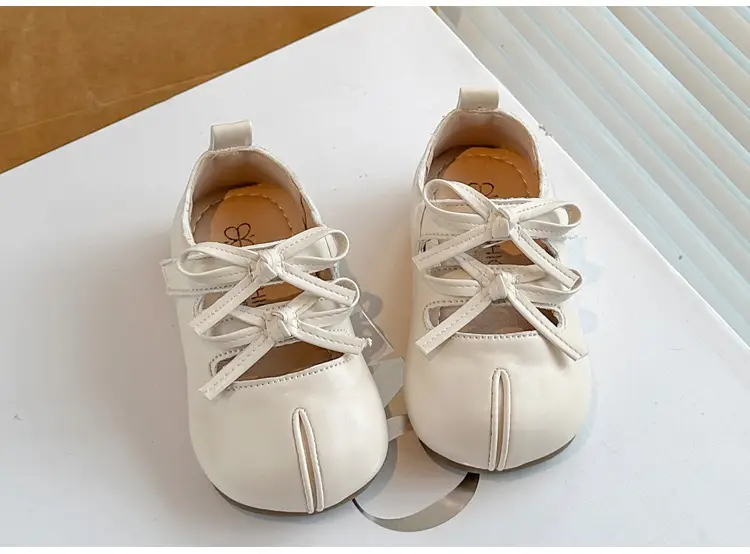 Little Girl Leather Shoes Princess Design 2025 — feature 9