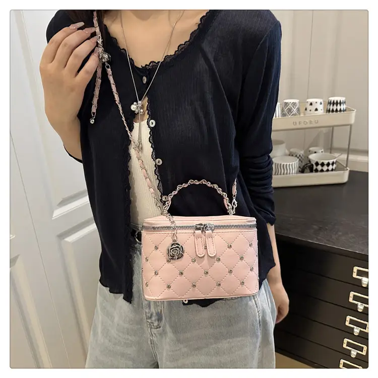 Trendy Textured Quilted Handbag for Women 2025 — feature 11