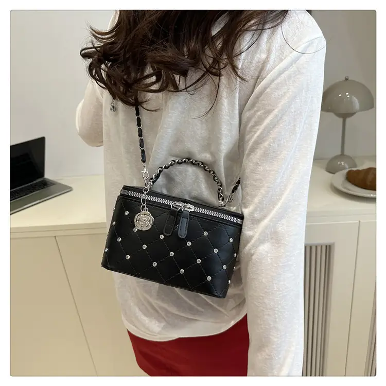 Trendy Textured Quilted Handbag for Women 2025 — feature 13