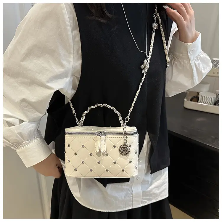 Trendy Textured Quilted Handbag for Women 2025 — feature 14