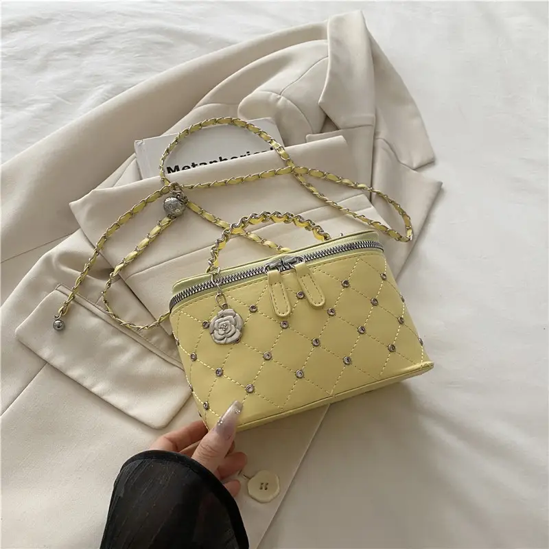 Trendy Textured Quilted Handbag for Women 2025 - Image 3