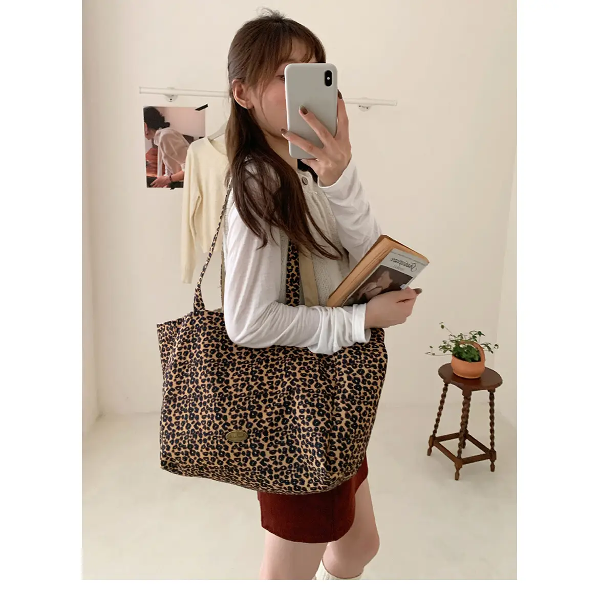 Retro Leopard Print Double-Sided Shoulder Bag for Women — feature 2