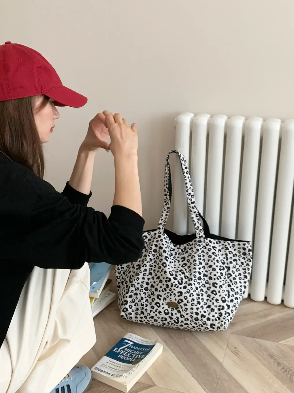 Retro Leopard Print Double-Sided Shoulder Bag for Women — feature 8