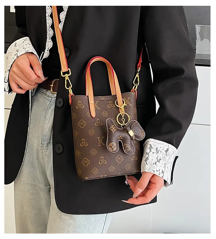 Luxury Retro Printed Mobile Phone Bag for Women — feature 1