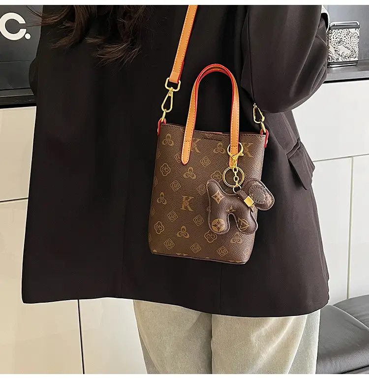 Luxury Retro Printed Mobile Phone Bag for Women — feature 11