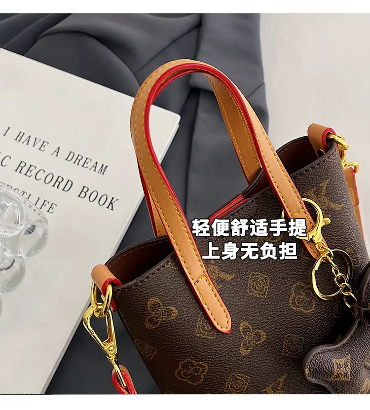 Luxury Retro Printed Mobile Phone Bag for Women — feature 4