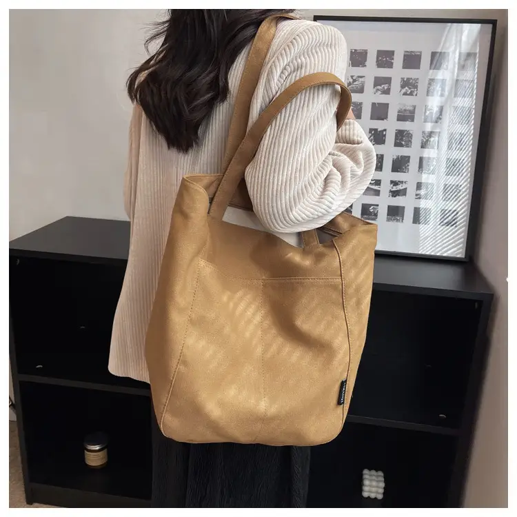 Women Large Capacity Tan Tote Bag 2025 — feature 15
