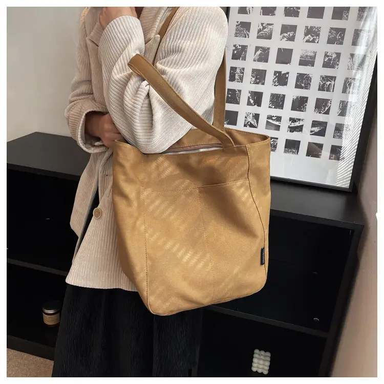 Women Large Capacity Tan Tote Bag 2025 — feature 16