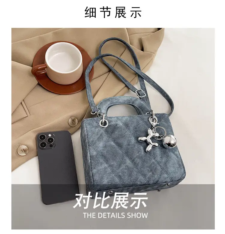 Luxury Grey Quilted Shoulder Bag with Chain Detail — feature 5