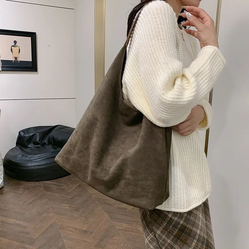 Large Capacity Velvet Shoulder Bag for Women 2025 Autumn - Image 9