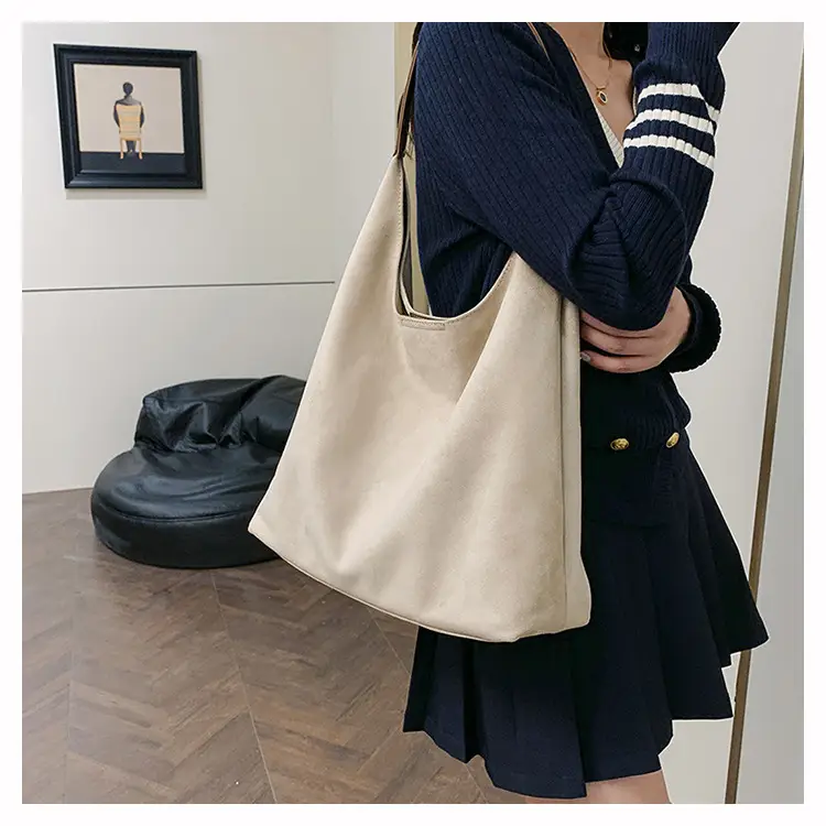 Large Capacity Velvet Shoulder Bag for Women 2025 Autumn — feature 13